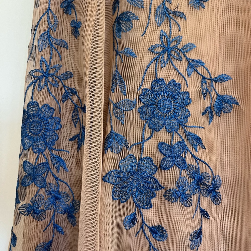 BCBG Maxazaria Dress Veronique Lace Dress Formal gown size 4 - Picture 5 of 12